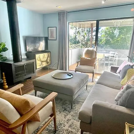 The Cutest And Coziest Little 1Bd1Ba Condo!